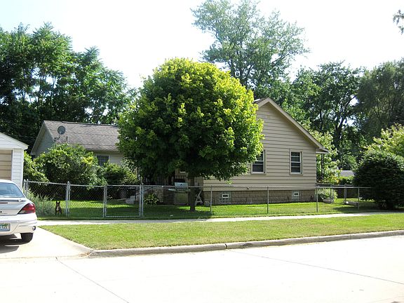 3rd image of 27464 Park Ct