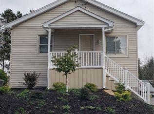 1318 Darlington Rd, Beaver Falls, PA 15010