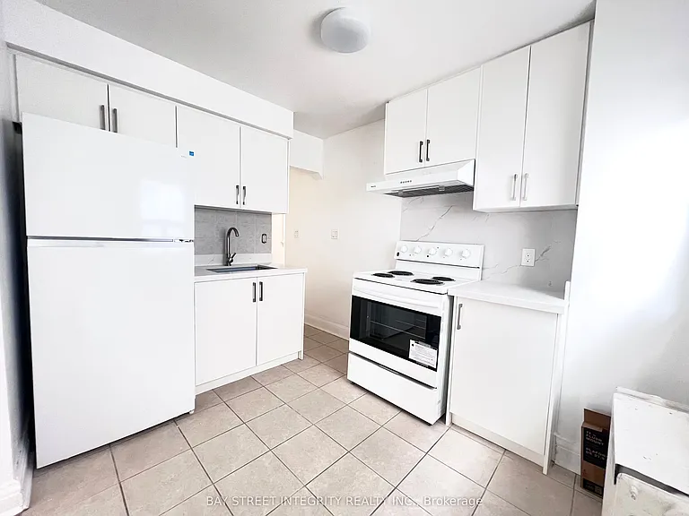 970 Briar Hill Ave — Photo 9
