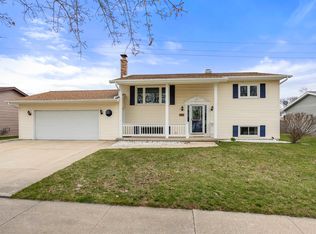 563 Homestead Trl, Kimberly, WI 54136