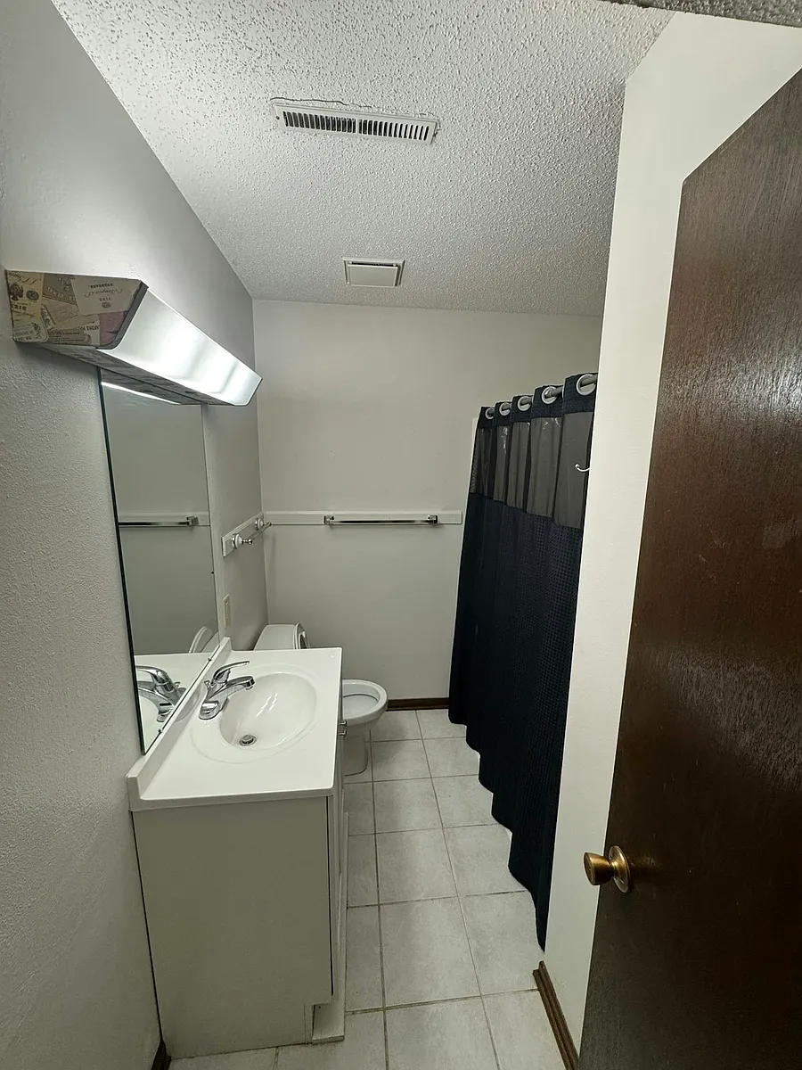 Building Photo - 807 5th St NW #1D