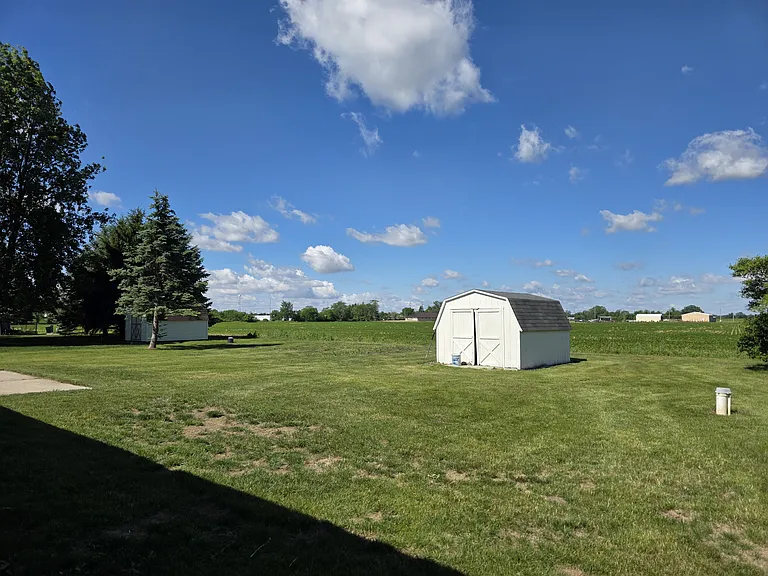 121 Avalon Dr — Photo 7