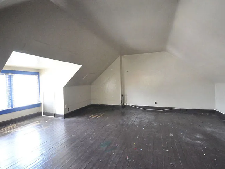 177 E 11th Ave — Photo 13