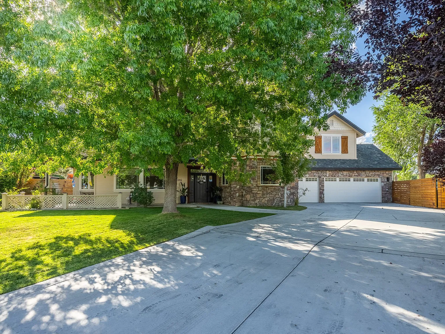 4 bed, 3000 sqft, $4,500 — Photo 1