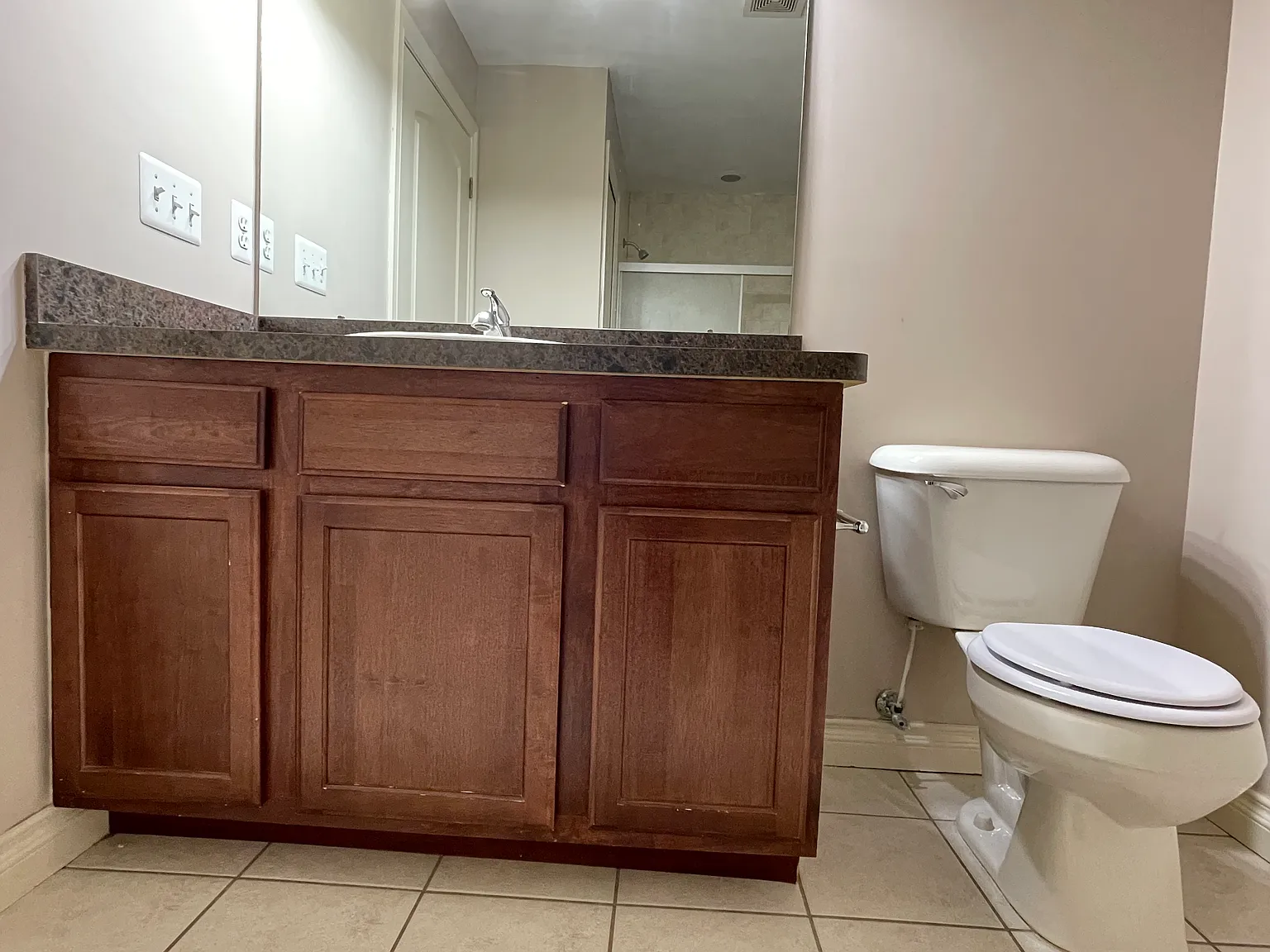 3 bed, 2.5 bath, 1767 sqft, $2,300 — Photo 2