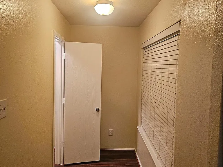 5910 Minor St — Photo 13