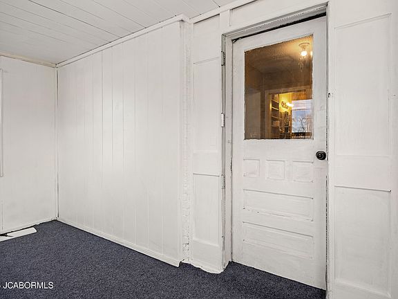 4th image of 230 N Moreau Ave