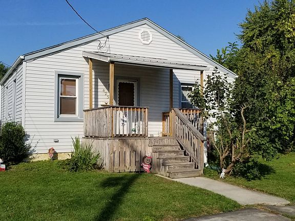 3rd image of 423 Sears St