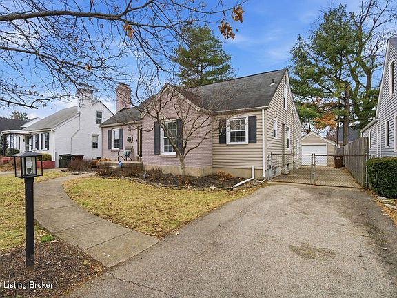 3rd image of 210 N Hubbards Ln