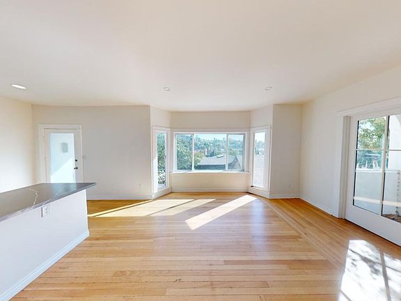 5th image of 2249 Duane St #1