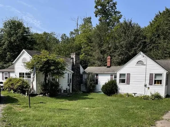 945 Eby Ln, Bath, PA 18014