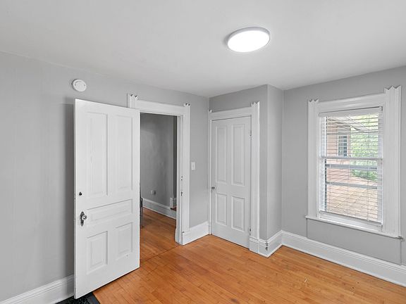 4th image of 208 Woodward Ave #25956a152
