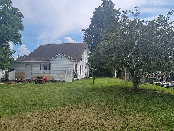 5th image of 4581 Hughes St