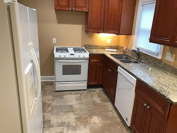 3rd image of 14772 Lincoln Ave