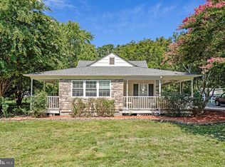 12504 Popes Head Rd, Clifton, VA 20124