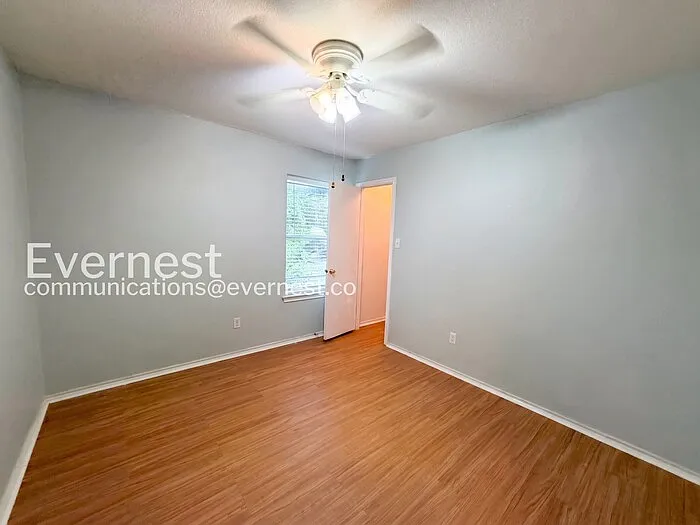 109 Covey Ln — Photo 5