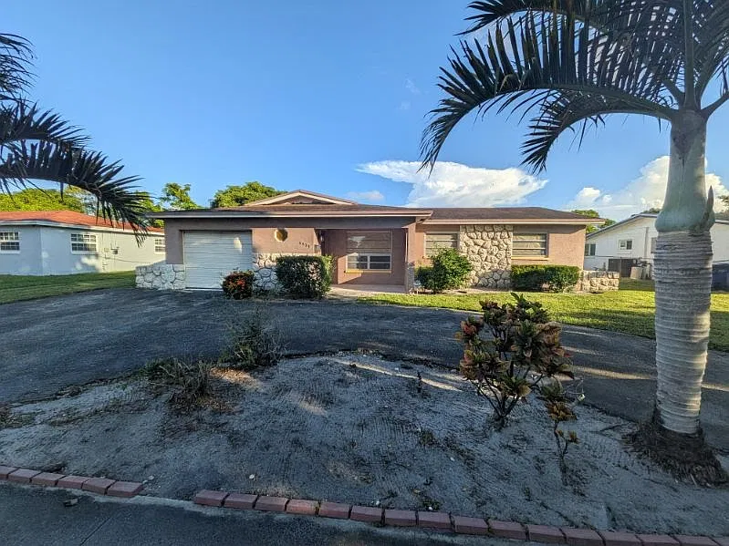 4 bed, 1800 sqft, $3,100 — Photo 1