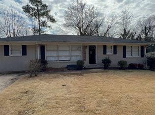 4027 Gladesworth Ln, Decatur, GA 30035