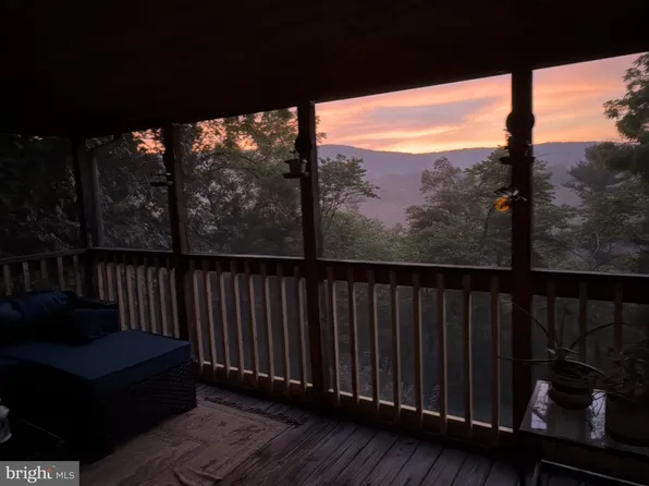 78 Valley Vw, Lost City, WV 26810