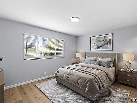 5th image of 24 Forest Crest Dr