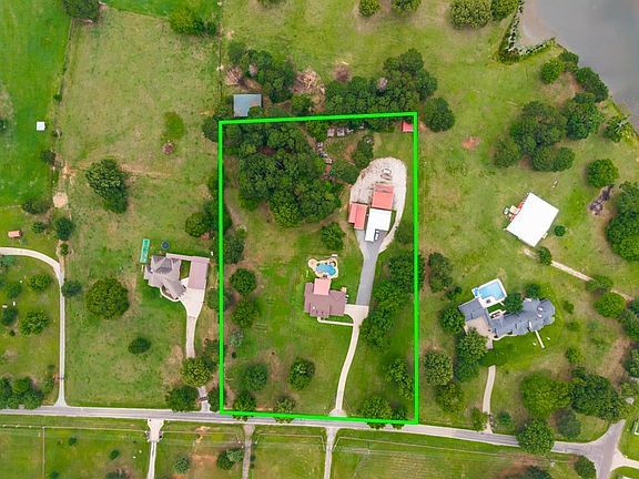 4th image of 2901 County Road 186 E