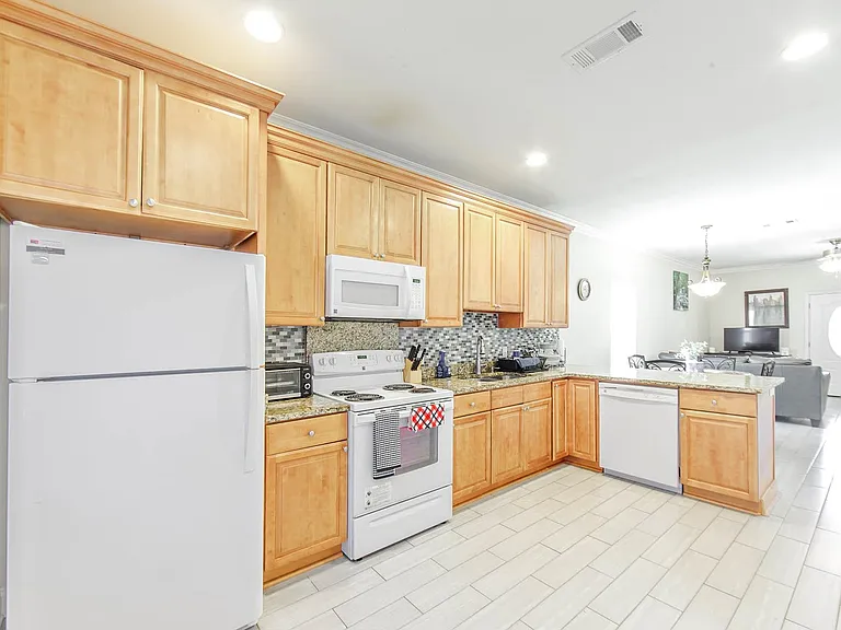 151 Dixie Ave — Photo 15