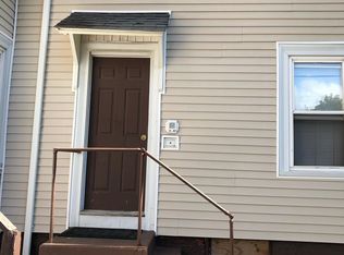 1060 Douglas Ave APT 4, Providence, RI 02904