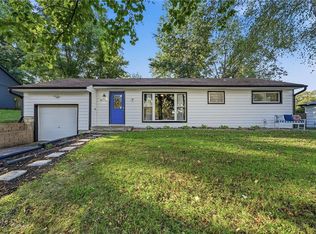405 NE Moreland Dr, Kansas City, MO 64118