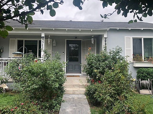 1st image of 5923 Yarmouth Ave