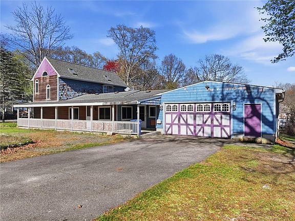 2nd image of 221 Curran Rd