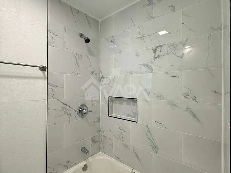 242 Glamis Ave — Photo 13