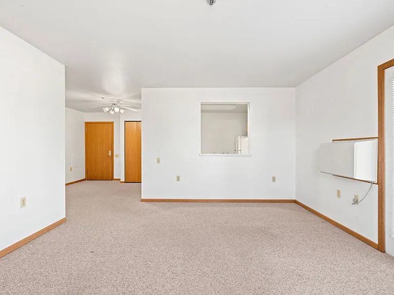 1085 Jaystone Ter — Photo 8