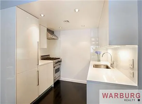Sold by Warburg | media 4
