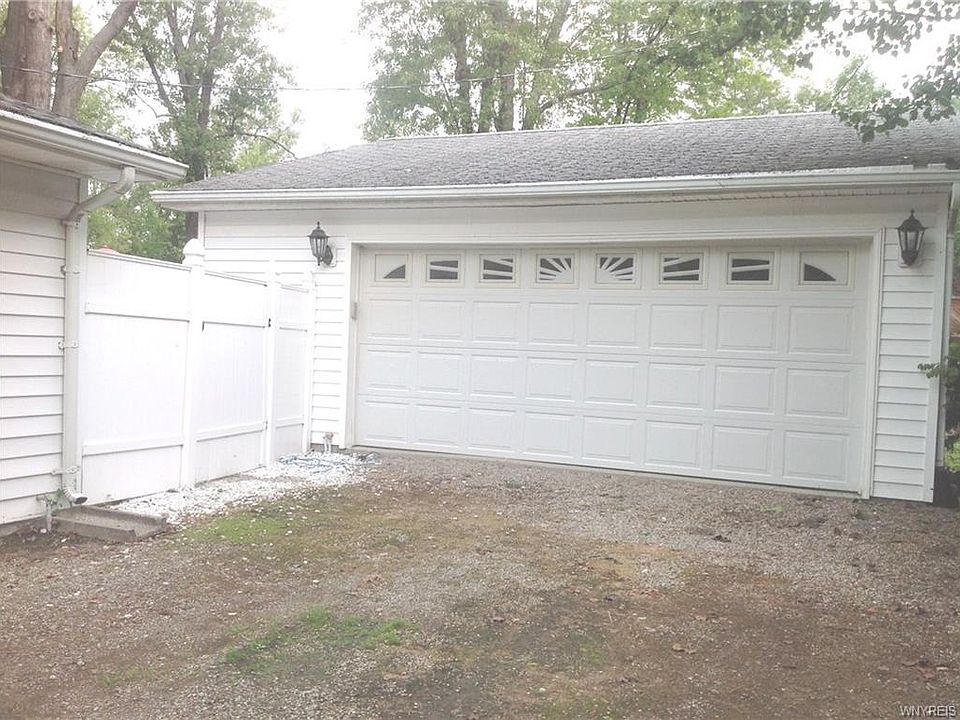72 Lotus Bay Rd, Brant, NY 14081 Zillow