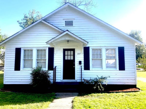 217 W 3rd St, Rector, AR 72461