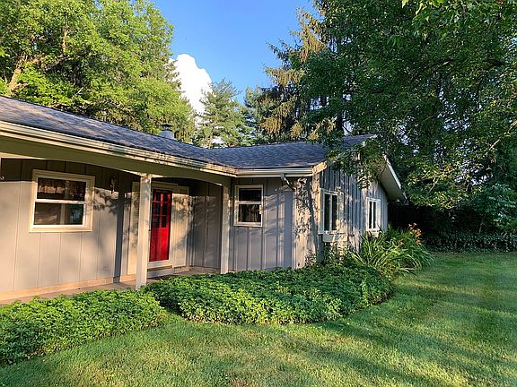4th image of 1005 Sassafras Ln