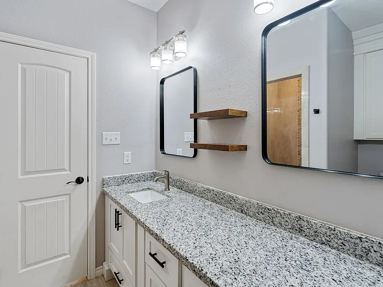 1009 Tesoro Hls — Photo 15