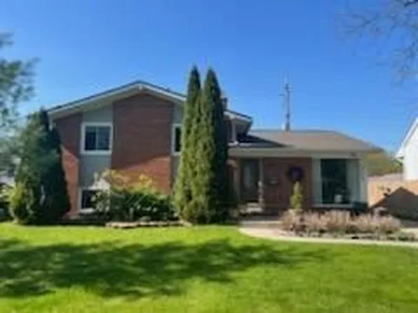 22154 Candace Dr, Rockwood, MI 48173