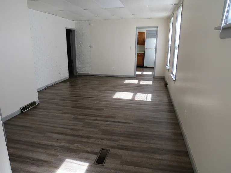 1423-25 Atkins St #1 — Photo 4
