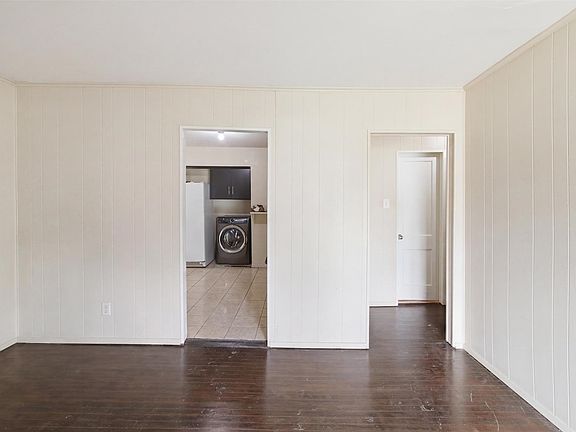 5th image of 6632 Emhouse St