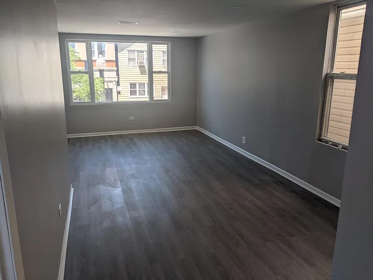 471 W 26th St #2 — Photo 7