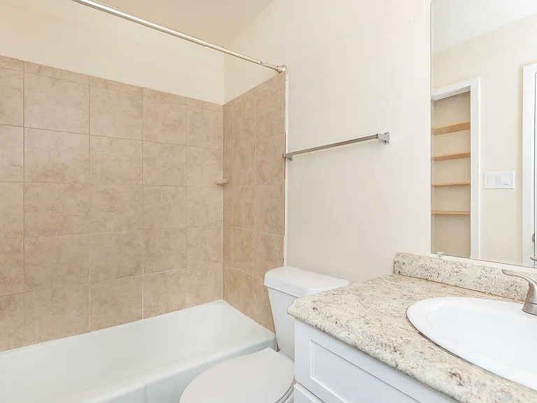 Camelot Apartments — Photo 4