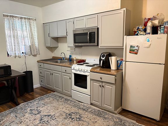 4th image of 373 S Pacific Ave APT 2
