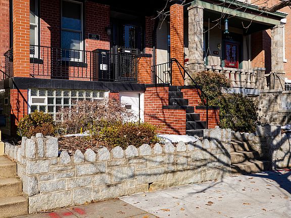 2nd image of 1352 G St SE #B