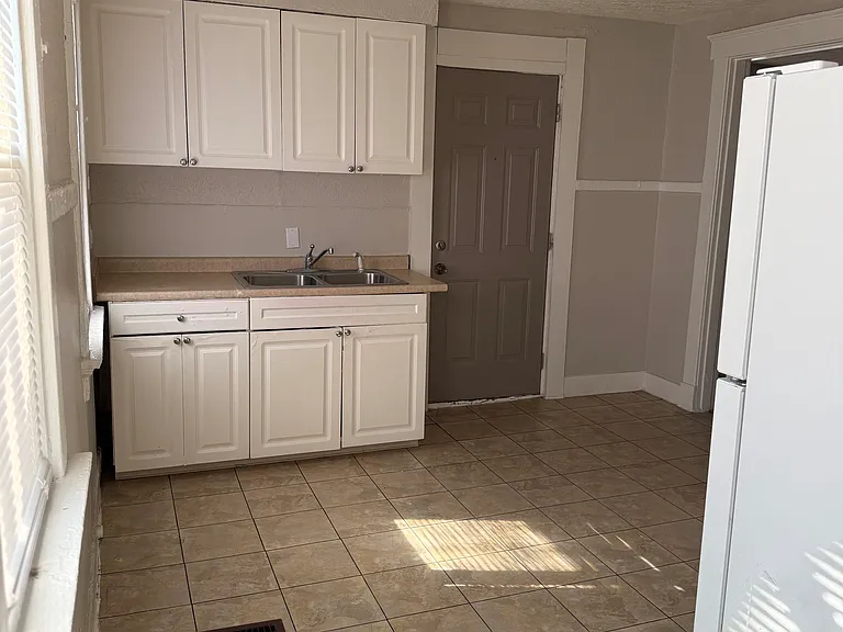 1316 W Grand Ave #1 — Photo 11