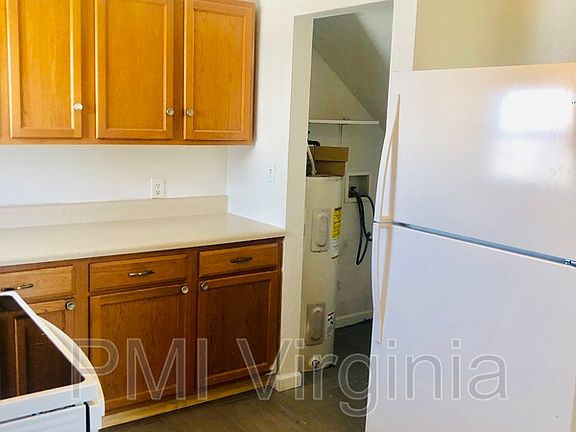 5th image of 9513 18th Bay St #B