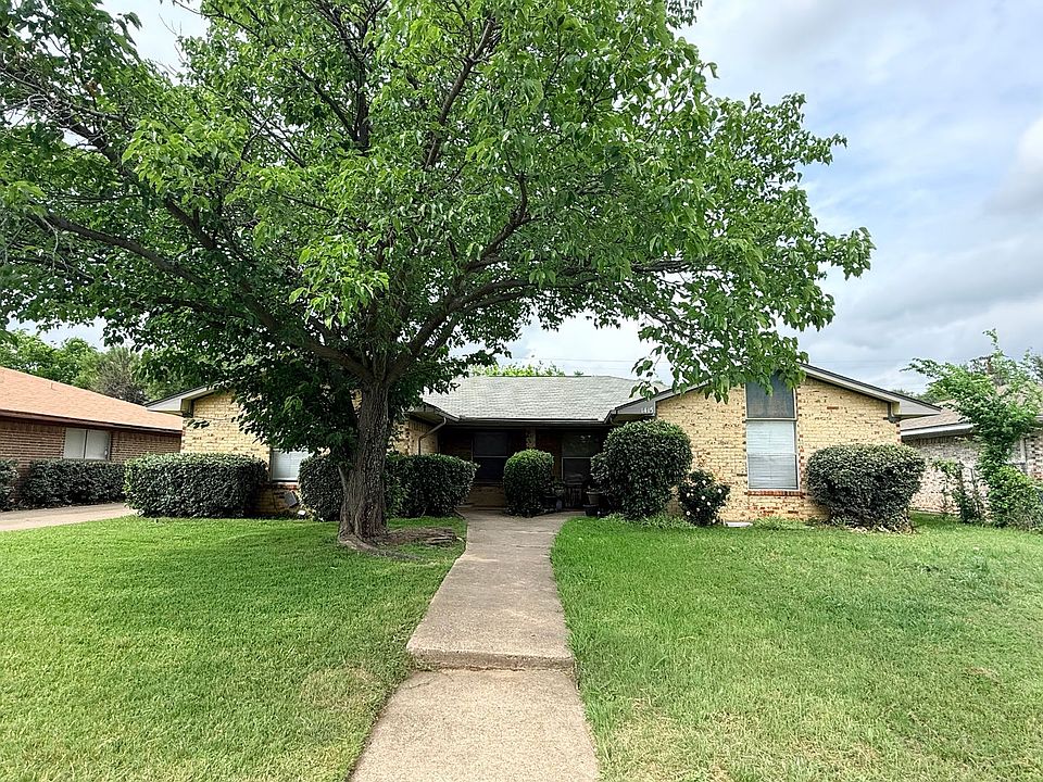 1st image of 1413-1415 Blackwell Dr #1413