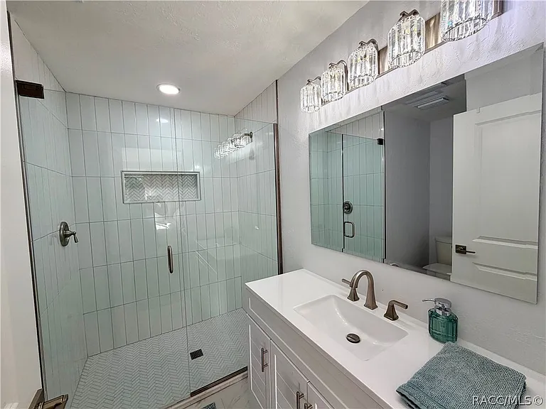 65 Beach Ln #A — Photo 29
