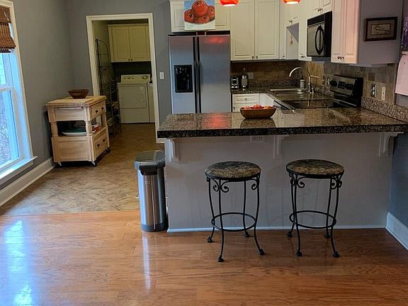 5th image of 1604 Grand Oaks Blvd