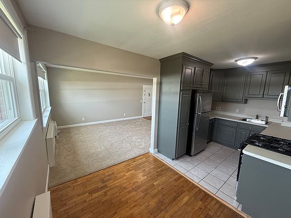 4th image of 11 Bedford Ave APT E4